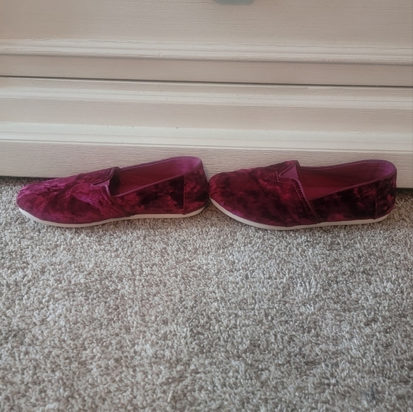 Toms - Picture 3 of 7